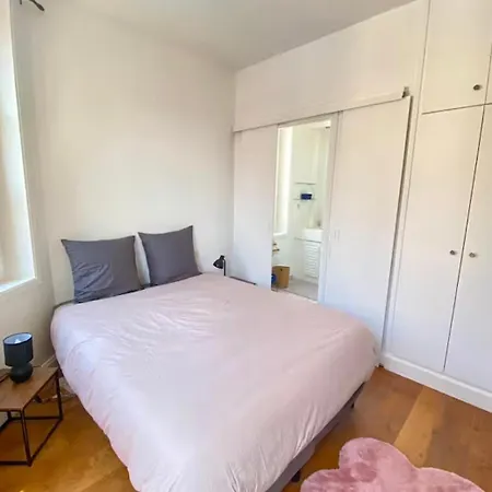 Charmante Maison De *